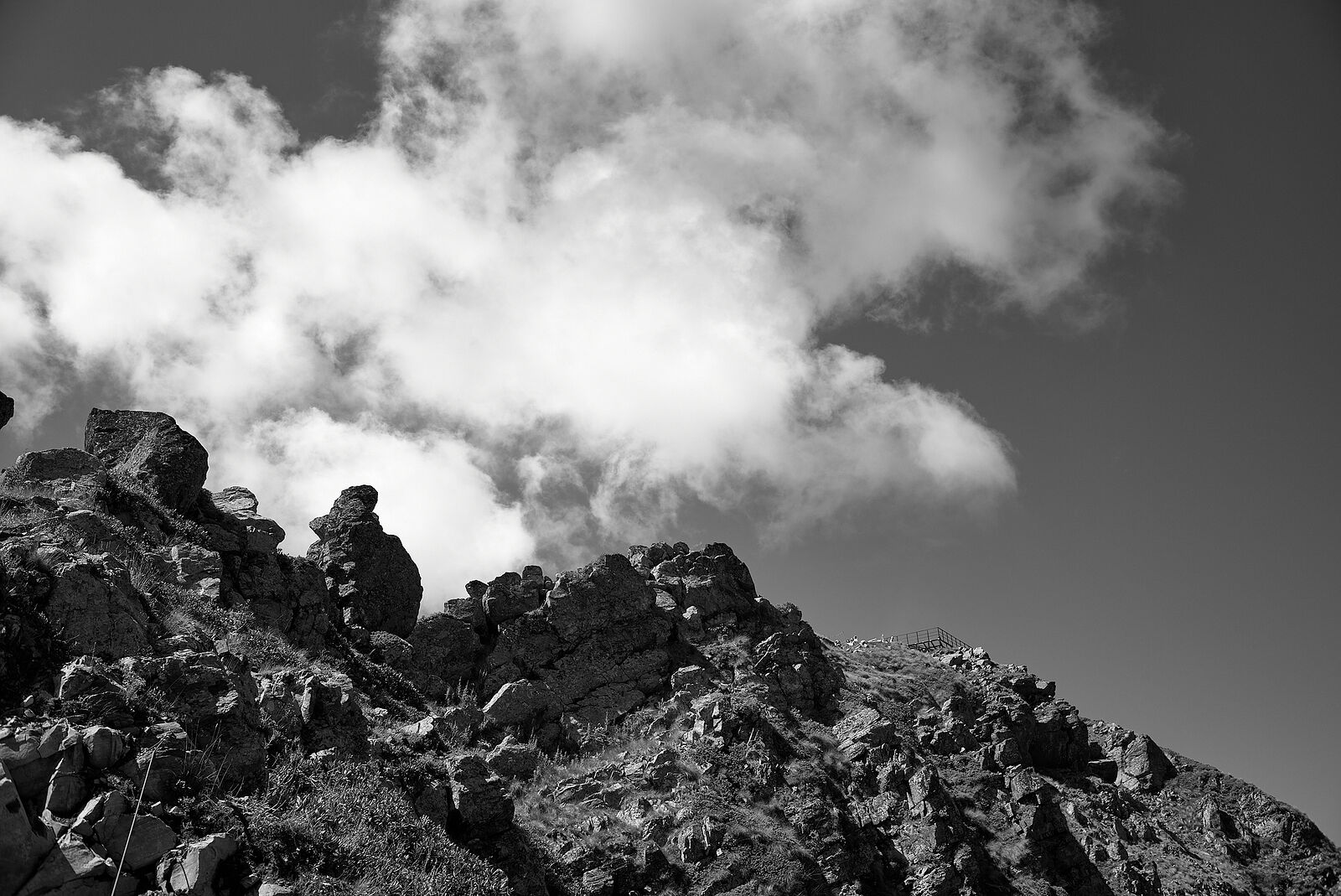 Визуальное исследование темы возвышенного.